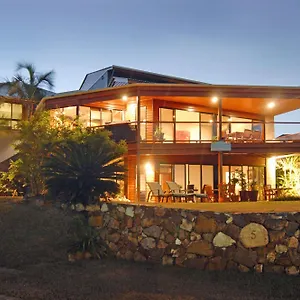 Airlie Waterfront 4*, Airlie Beach Australia